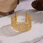 New geometric line woven bracelet, a niche and high-end stainless steel waterproof accessory