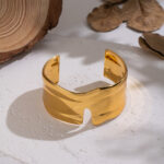 Simple and basic wide exaggerated geometric bracelet, a casual and high-end stainless steel accessory that does not fade - Image 2