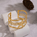 Wide-face exaggerated and individualistic flower-patterned hollowed-out bracelet, a high-end stainless steel waterproof accessory for banquets and parties