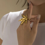 Maple leaf titanium steel exaggerated ring, light luxury and high-end style ins ring stainless steel jewelry - Image 2