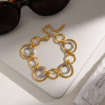 The color-matched stainless steel bracelet exudes a light luxury and high-end feel. It is made of 18k gold titanium steel and does not fade - Image 2