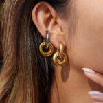 Stainless steel earrings and earrings with a light luxury and high-end feel, and ear loops are niche