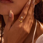 Cold style asymmetrical heart-shaped stainless steel ring with 18k gold plating, ins fashion open ring