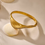 Stainless steel threaded fan-shaped clasp 5A zirconia bracelet, European and American fashion, versatile, exaggerated, light luxury, and individual jewelry. - Image 2