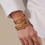 New 5A Zircon flower ladybug hollowed-out three-layer open bracelet, stainless steel plated with 18k gold for color retention