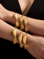 Stainless steel threaded fan-shaped clasp 5A zirconia bracelet, European and American fashion, versatile, exaggerated, light luxury, and individual jewelry.